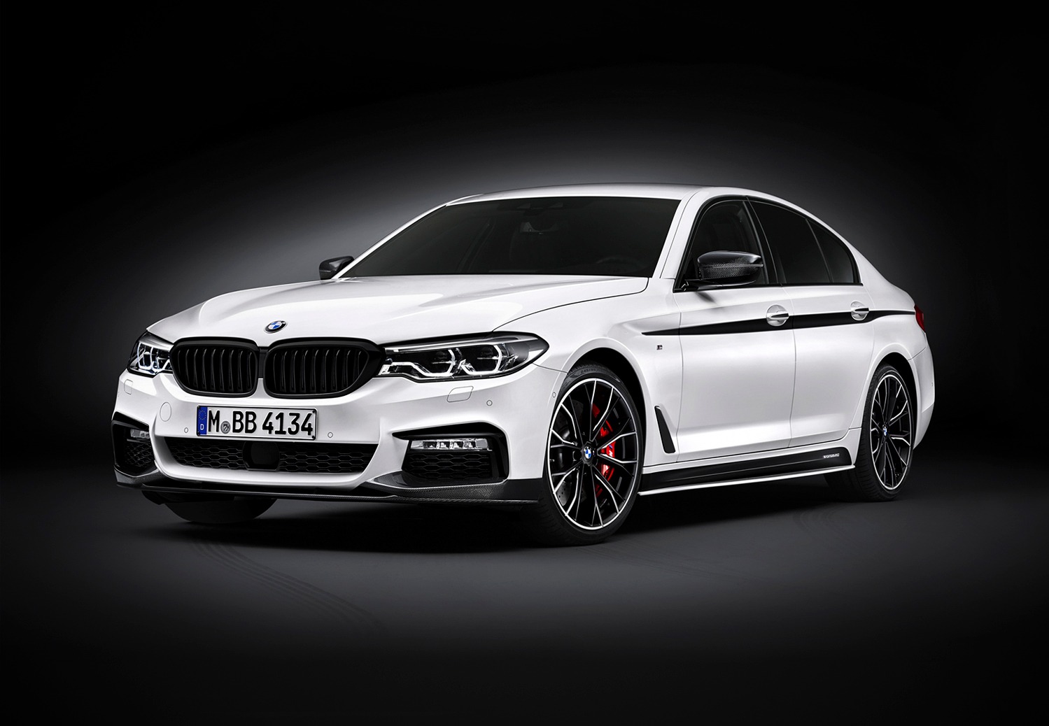 BMW 5-serie nu ook als M Performance