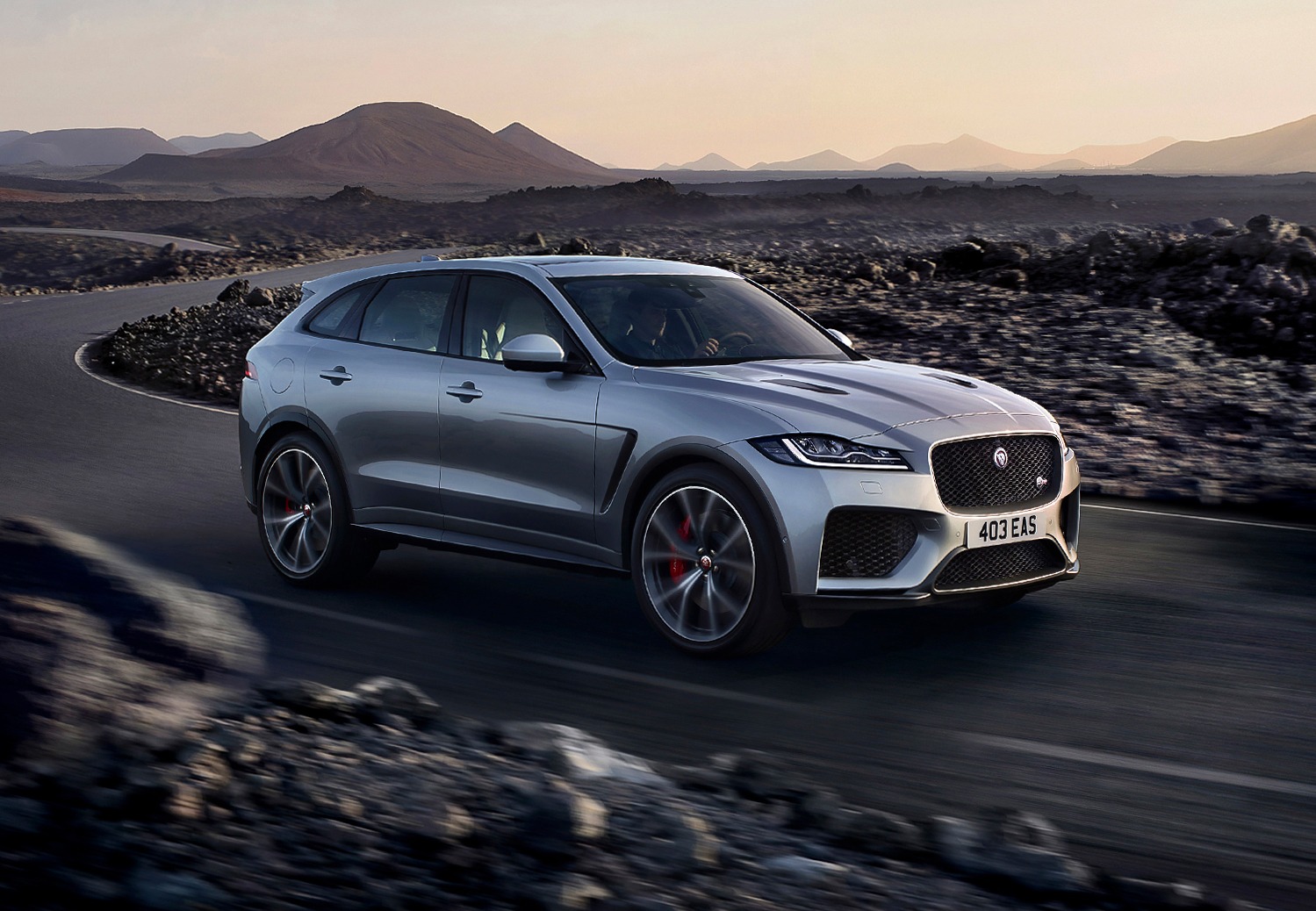 Jaguar F-PACE SVR