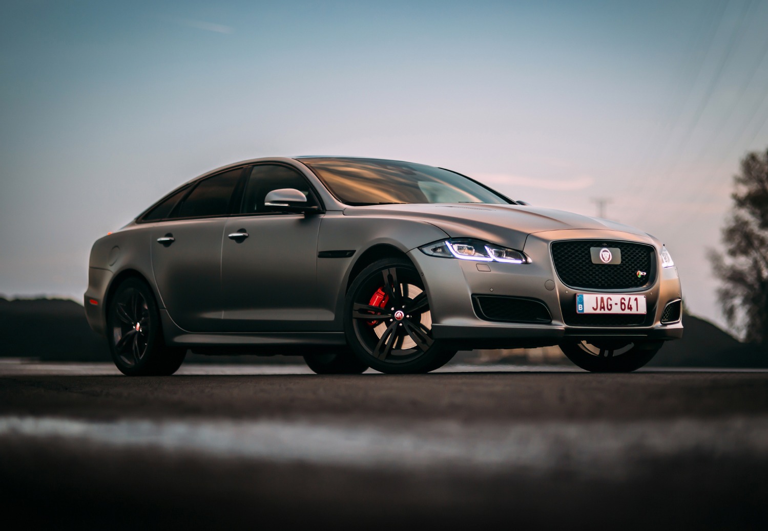 Rijtest: Jaguar XJR575