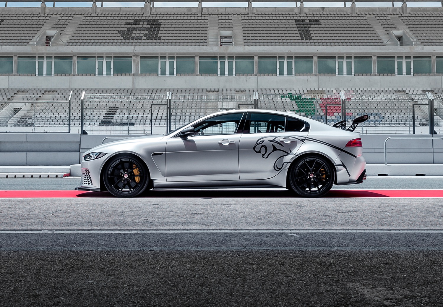 Jaguar XE SV Project 8 ronderecord